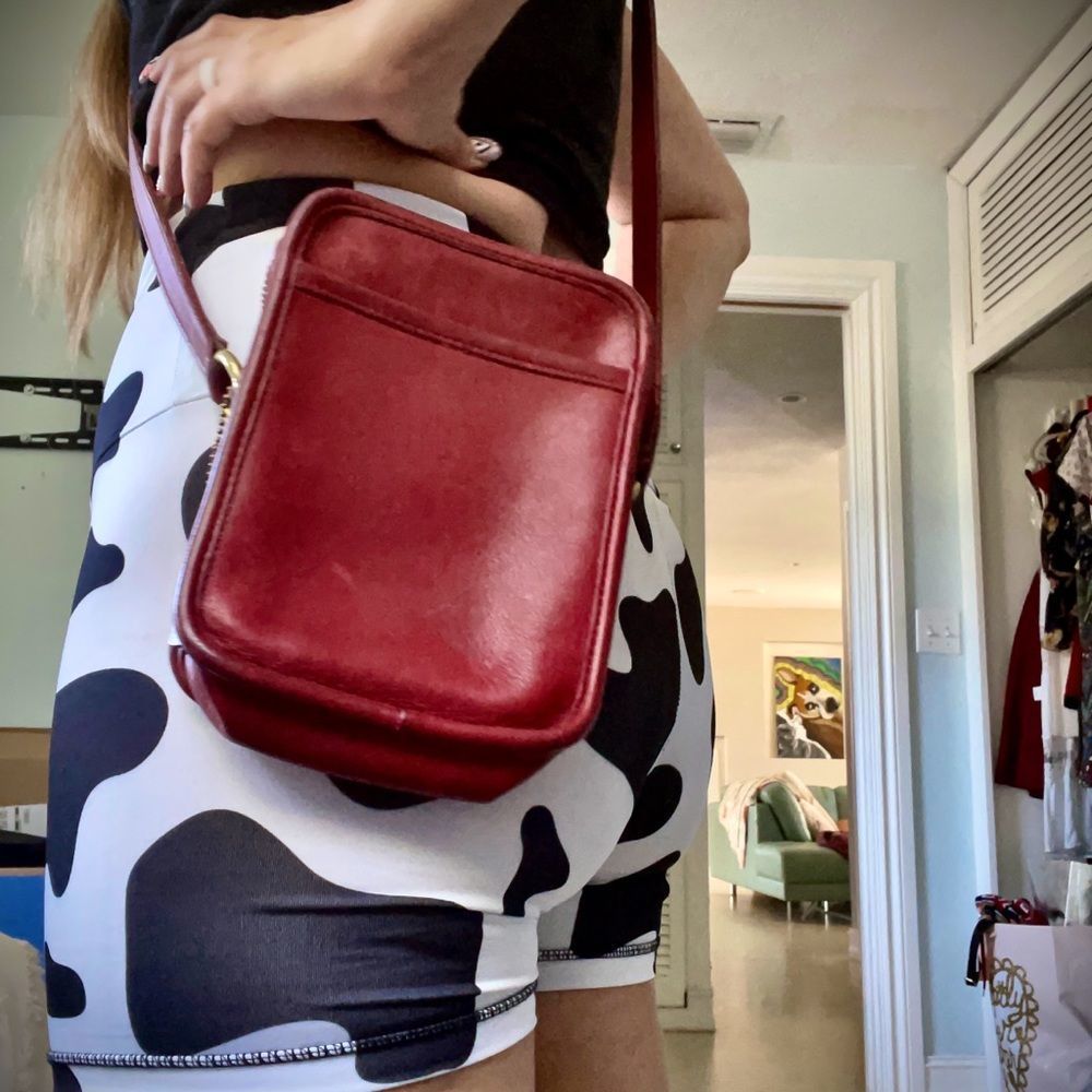 VINTAGE COACH CAMERA Bag Red Leather Shoulder Crossbody Handbag Purse H5C- 9973 - Picture 2 of 16